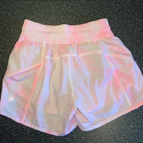 ❌Sold❌ Lululemon Tracker shorts - Picture 4 of 4